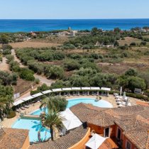 Jógové prázdniny s Nikol Tenevovou na Sardinii