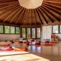 Jógové prázdniny s Nikol Tenevovou na Sardinii